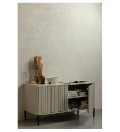 Stolik pod TV NEW GRAVURE 100 cm drewno sosny dust
